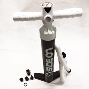hand-pump-side-on-kitesurf-01